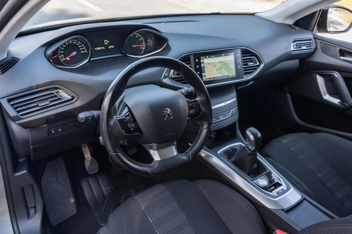 peugeot-308-2016-gasolina-1199cc