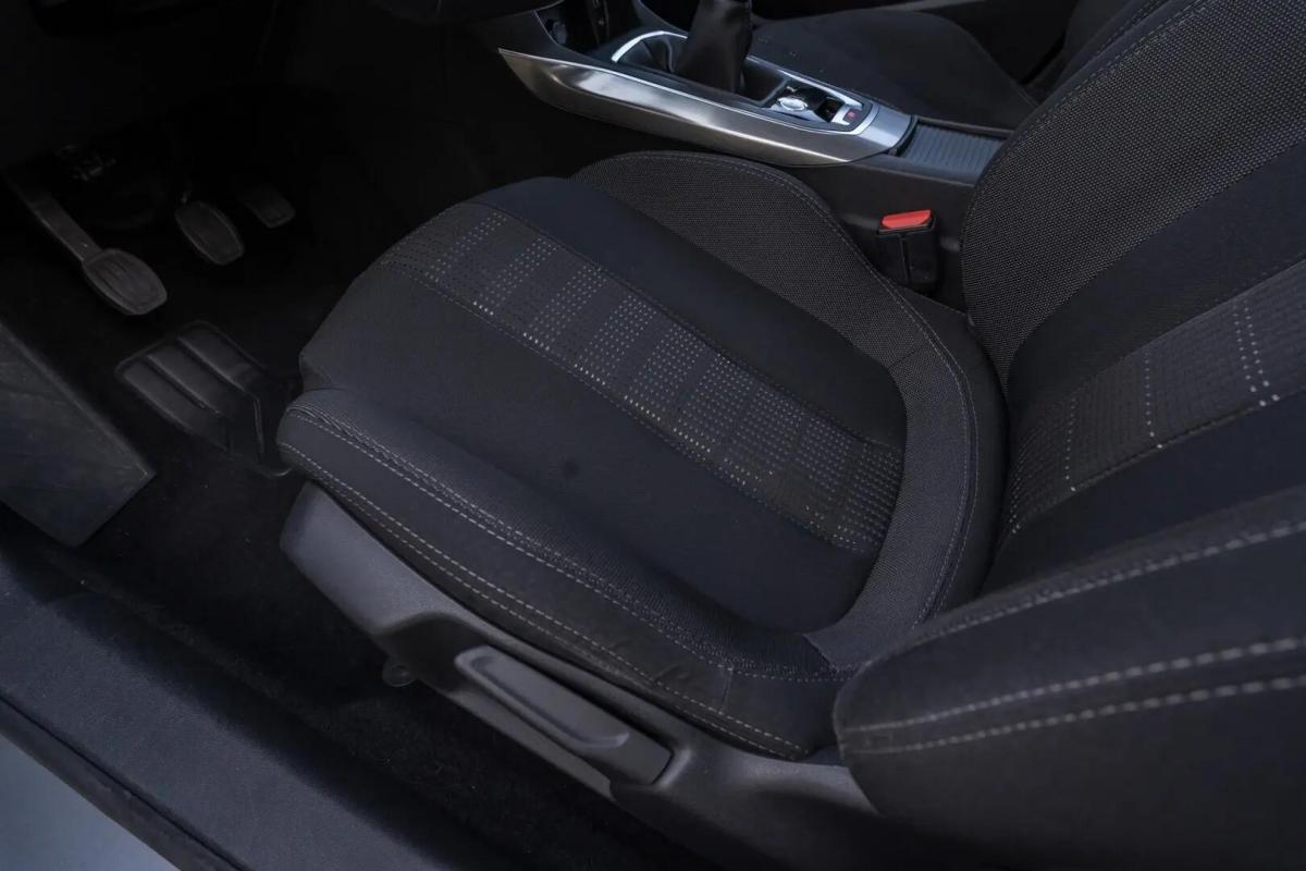 peugeot-308-2016-gasolina-1199cc