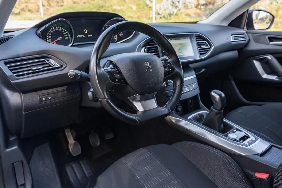 peugeot-308-2016-gasolina-1199cc
