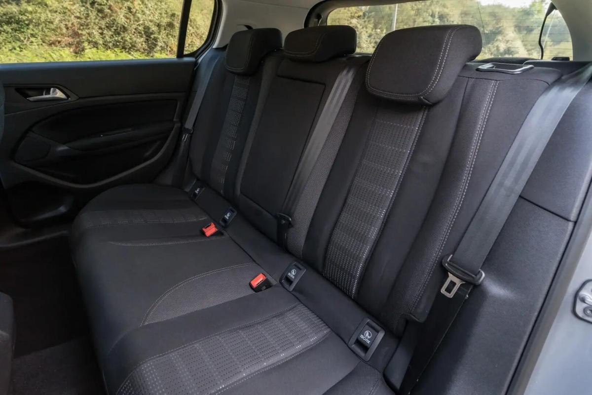peugeot-308-2016-gasolina-1199cc