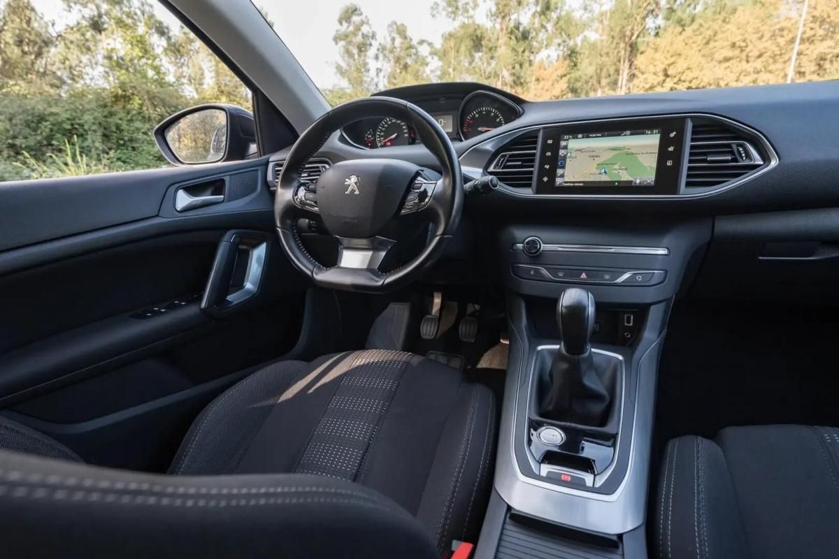 peugeot-308-2016-gasolina-1199cc
