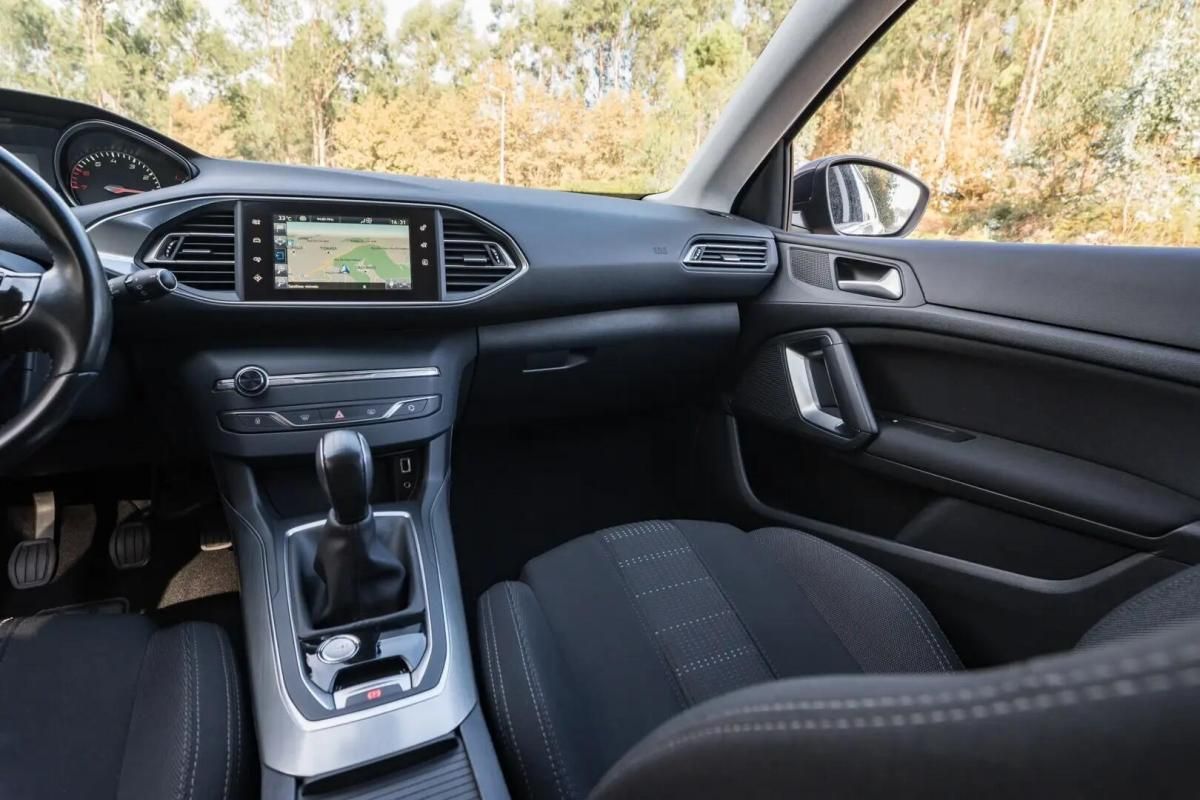 peugeot-308-2016-gasolina-1199cc