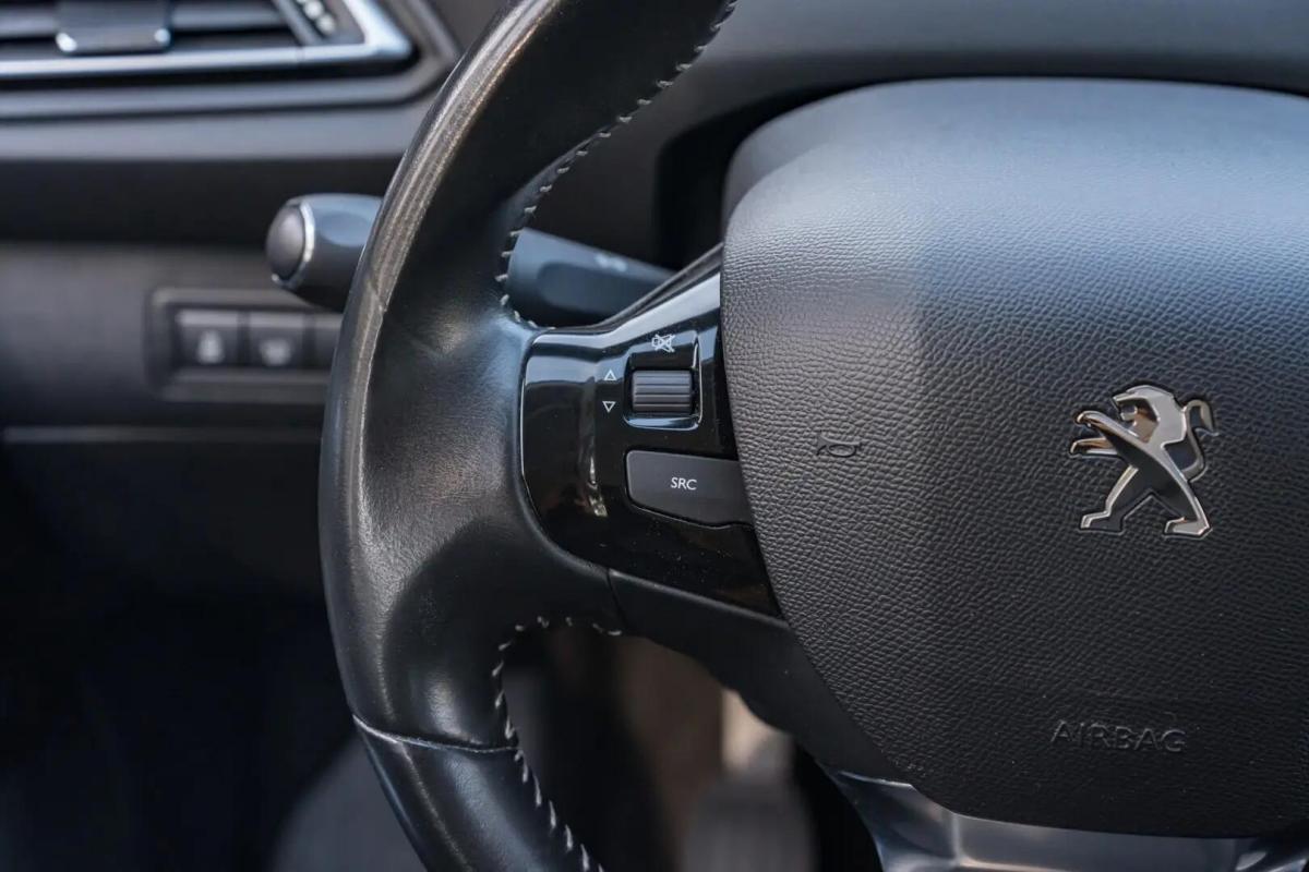 peugeot-308-2016-gasolina-1199cc