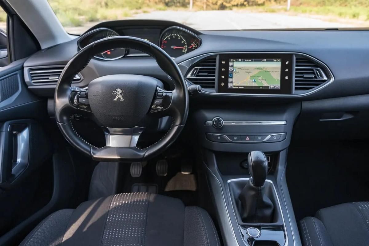 peugeot-308-2016-gasolina-1199cc