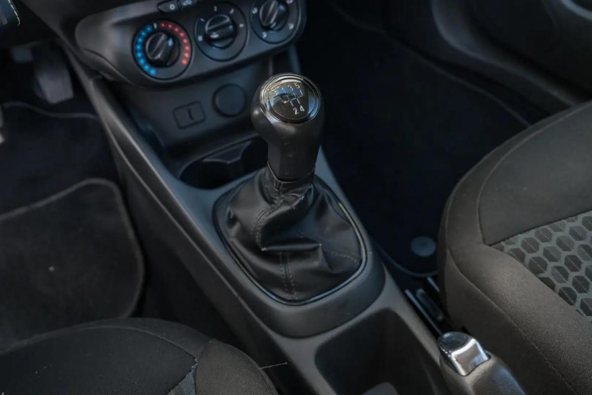 opel-corsa-2017-diesel-1248cc