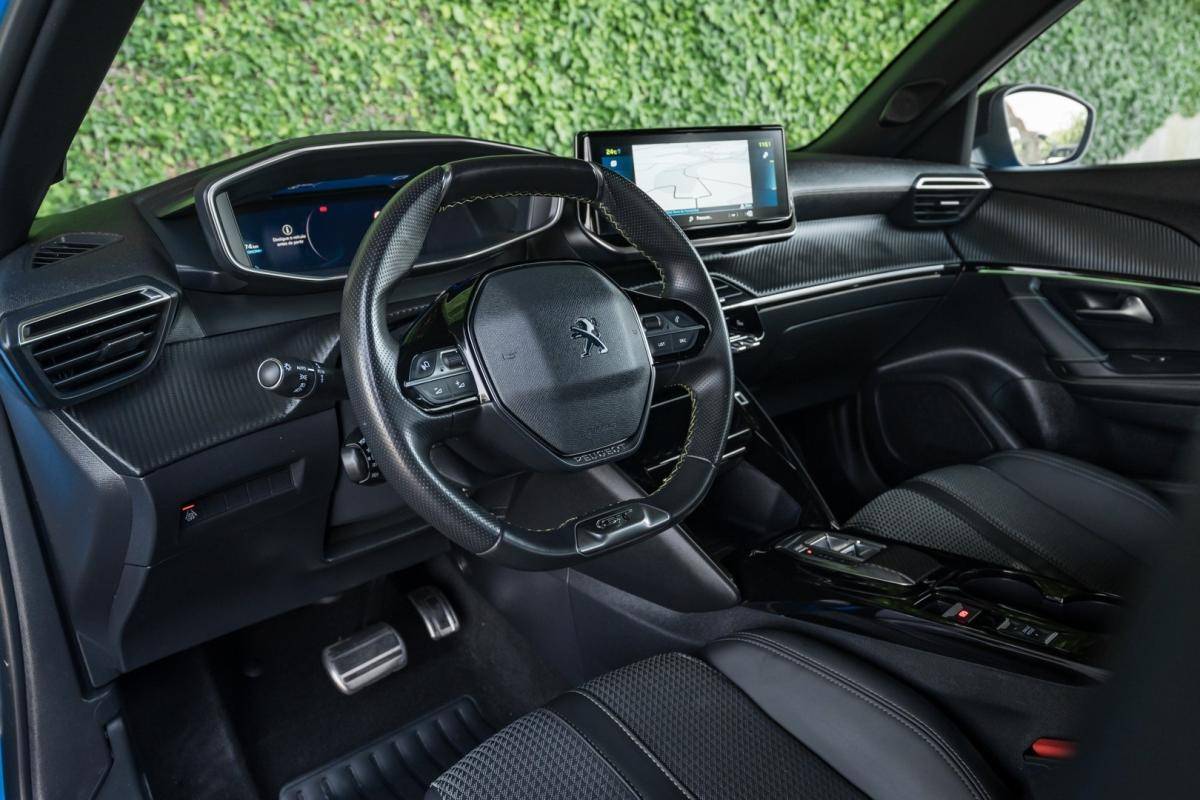 peugeot-e-2008-2022-eletrico-0cc