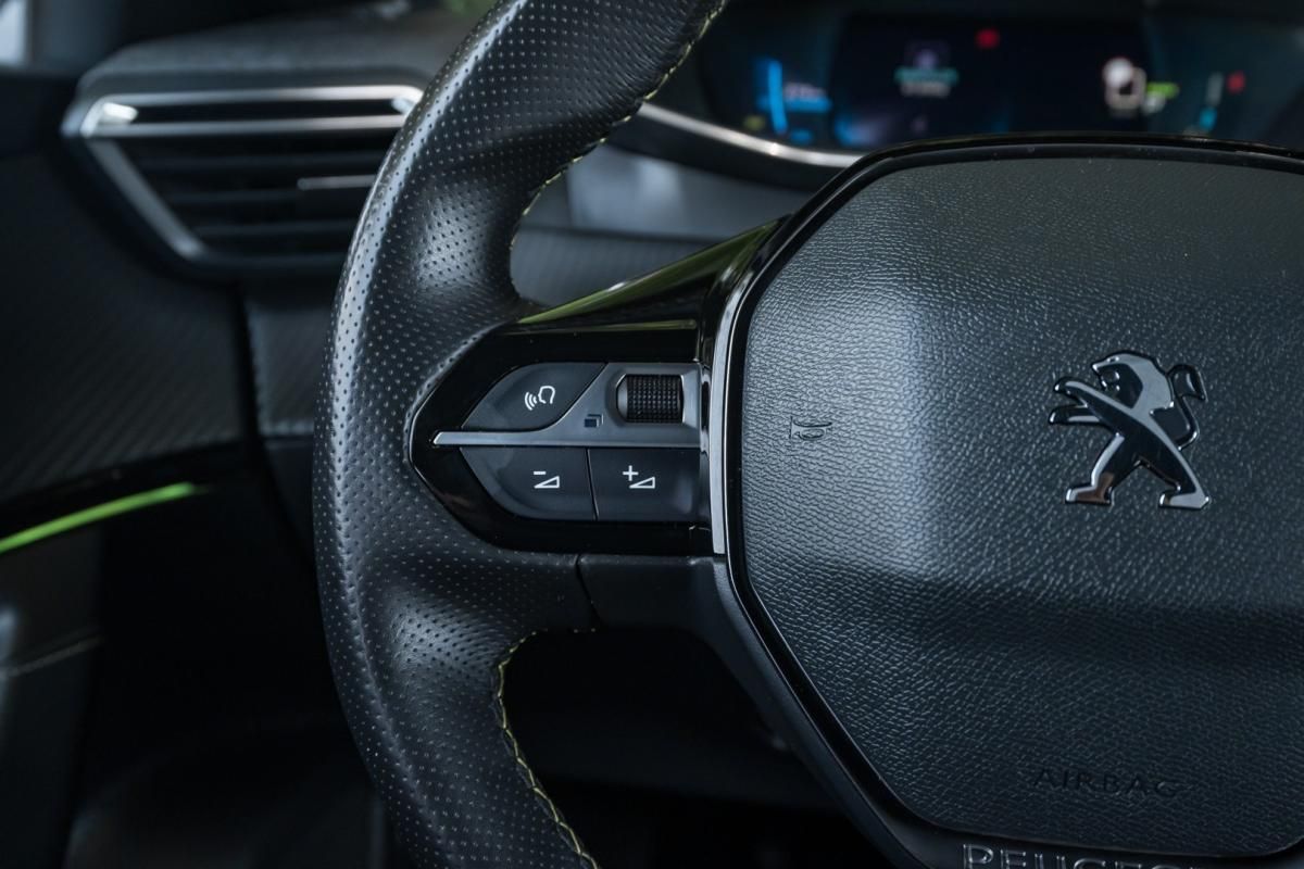 peugeot-e-2008-2022-eletrico-0cc