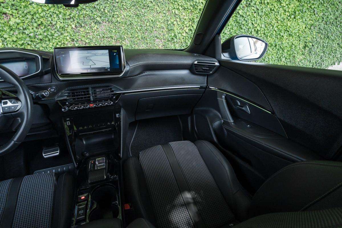 peugeot-e-2008-2022-eletrico-0cc