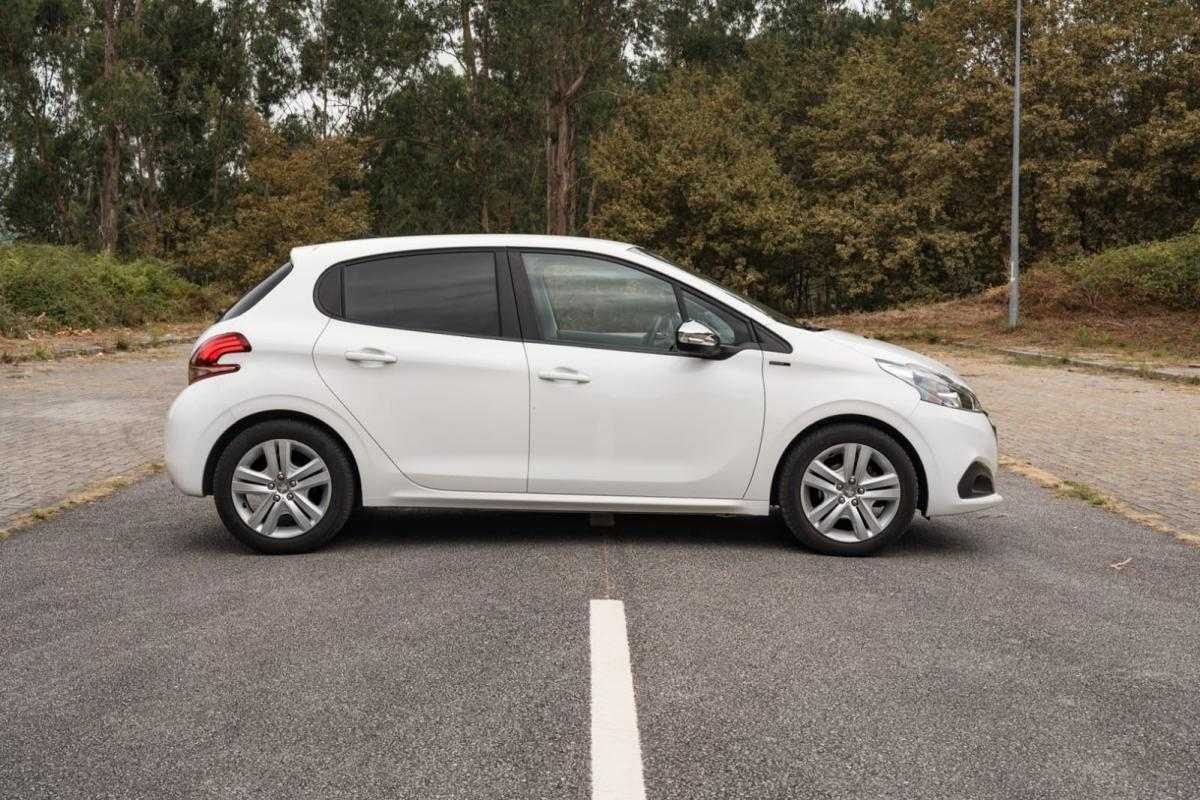 peugeot-208-2019-gasolina-1199cc