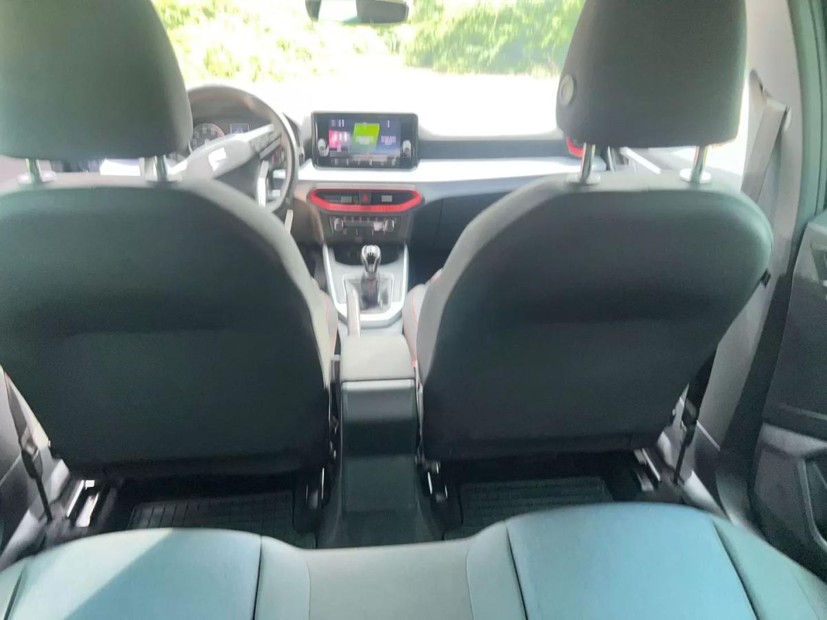 seat-arona-2023-gasolina-999cc