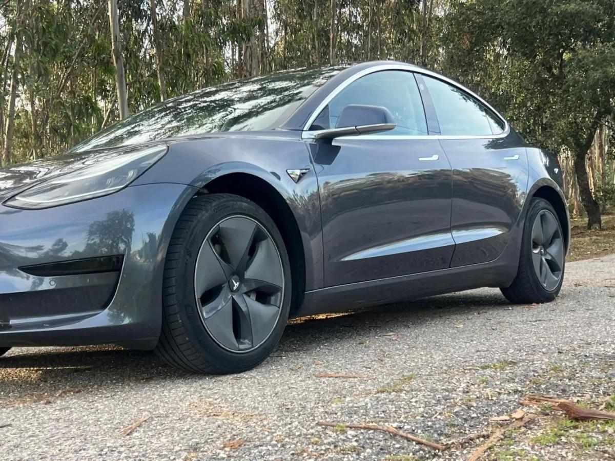 tesla-model-3-2020-eletrico-200cc