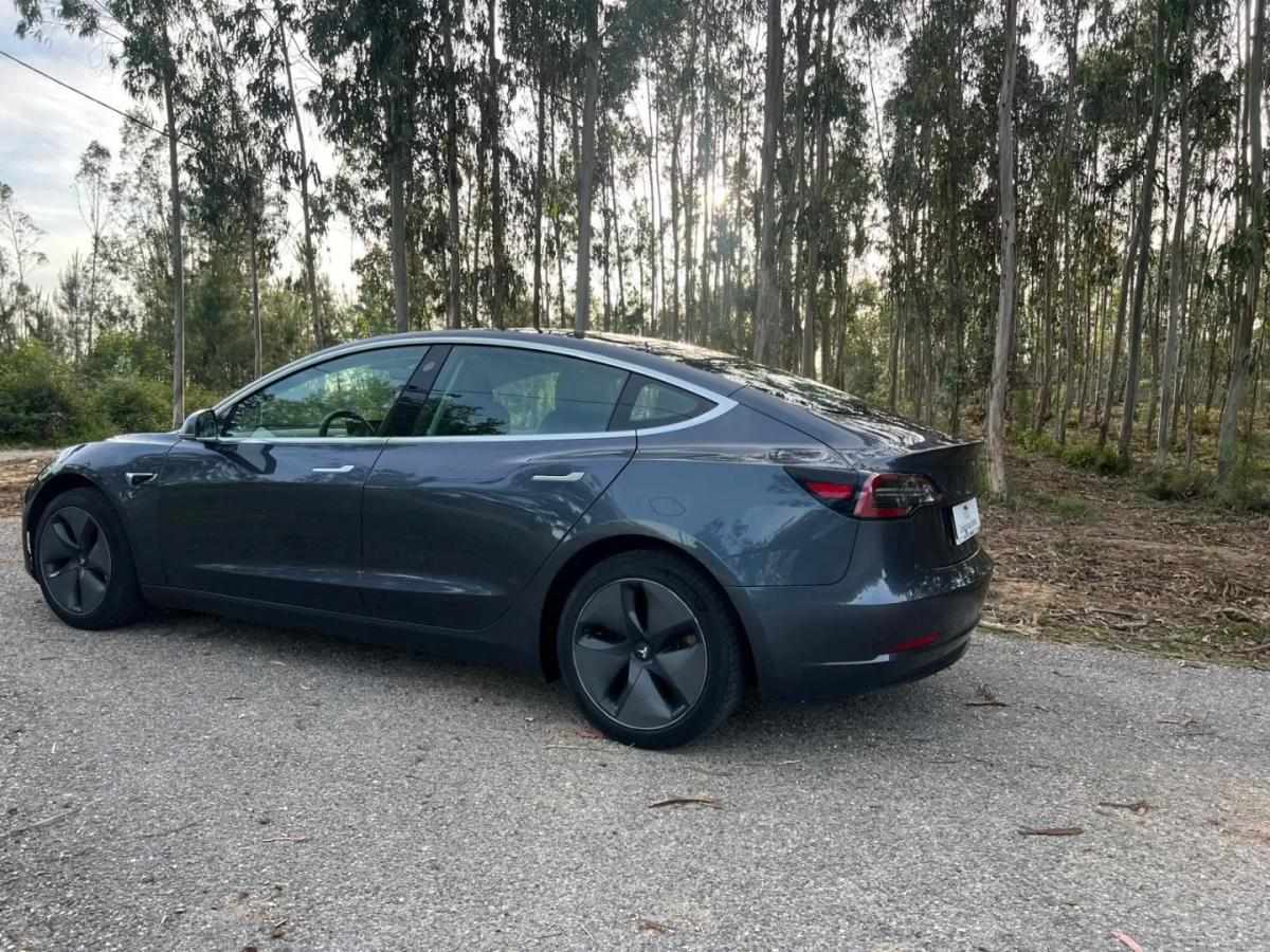 tesla-model-3-2020-eletrico-200cc