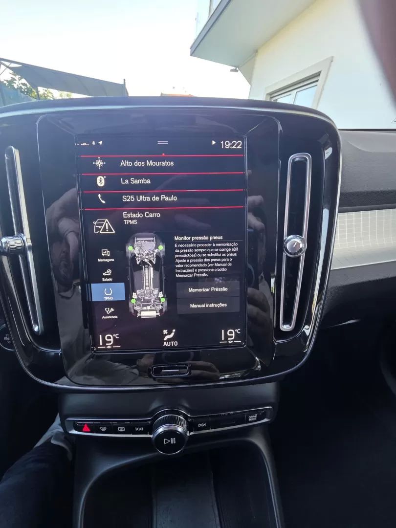 volvo-xc40-2022-hibrido-1477cc