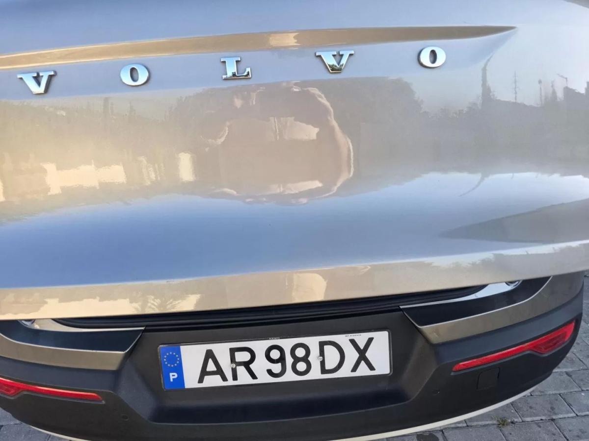 volvo-xc40-2022-hibrido-1477cc