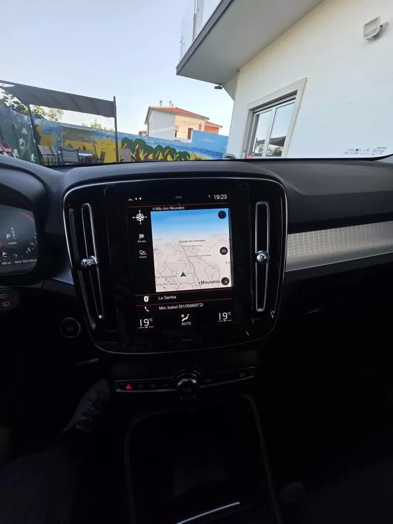 volvo-xc40-2022-hibrido-1477cc