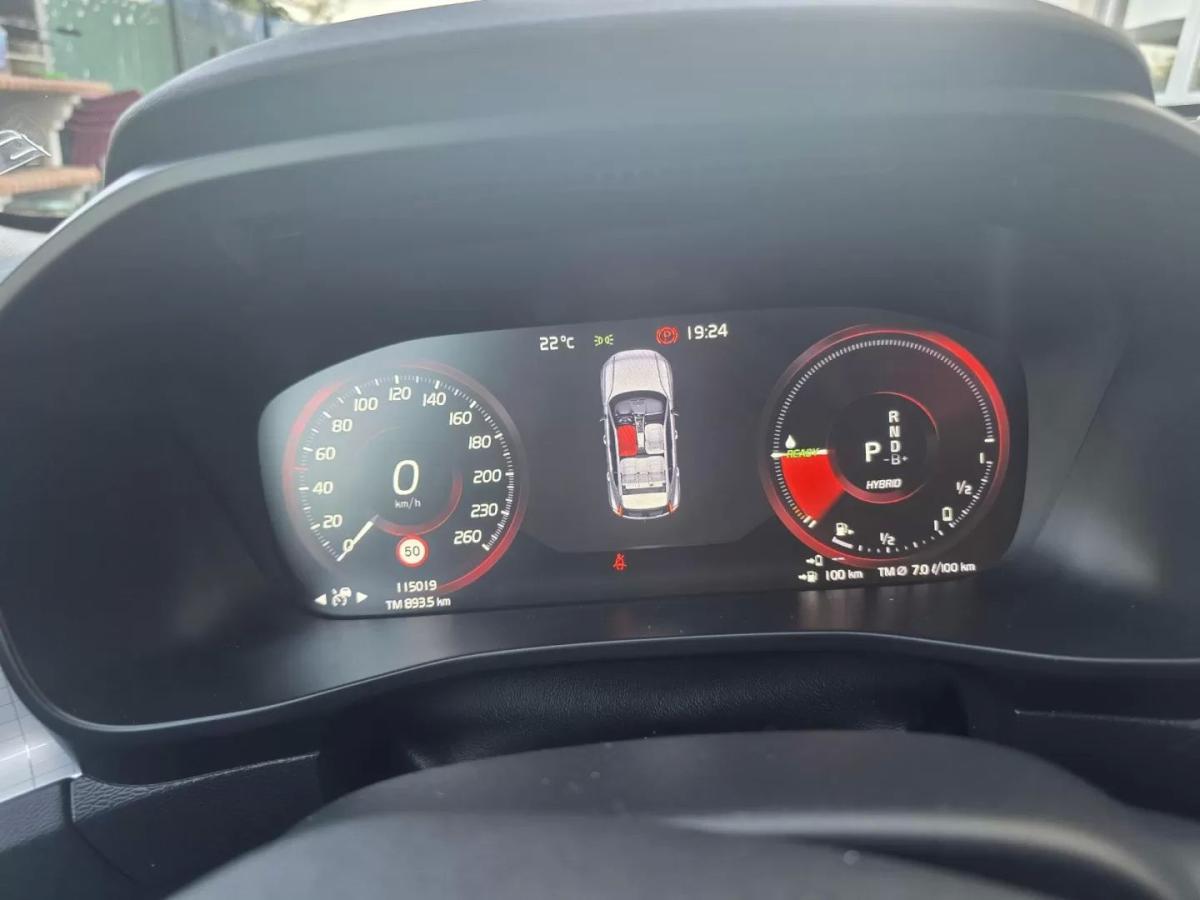 volvo-xc40-2022-hibrido-1477cc