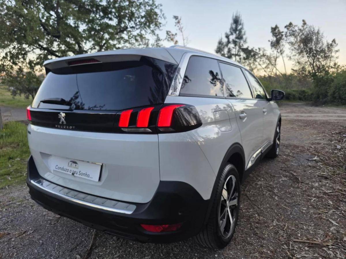 peugeot-5008-2018-gasolina-1199cc