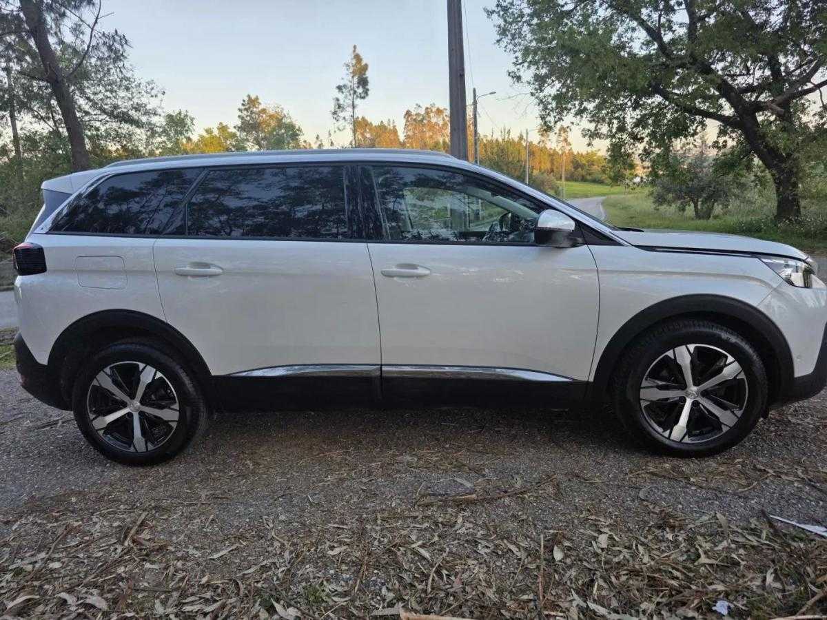 peugeot-5008-2018-gasolina-1199cc
