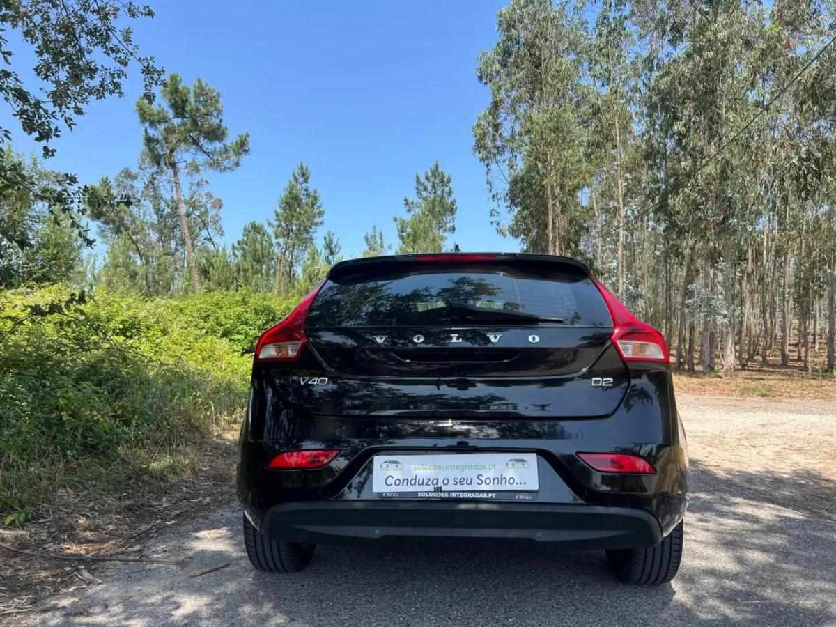 volvo-v40-2017-diesel-1969cc