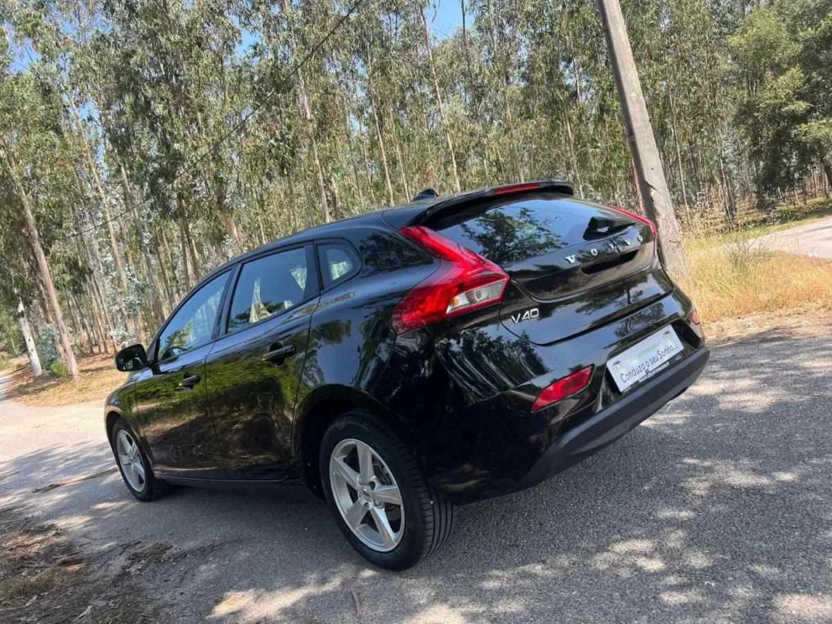 volvo-v40-2017-diesel-1969cc