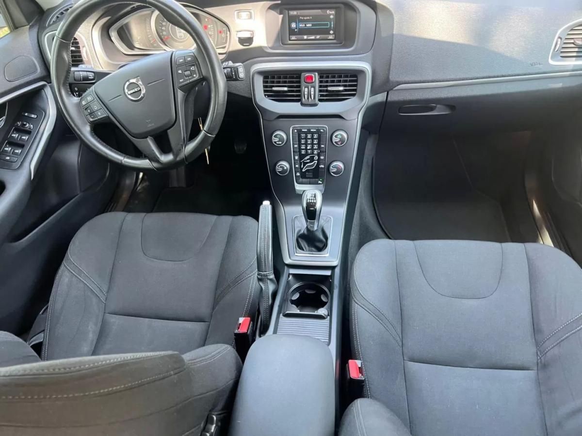 volvo-v40-2017-diesel-1969cc