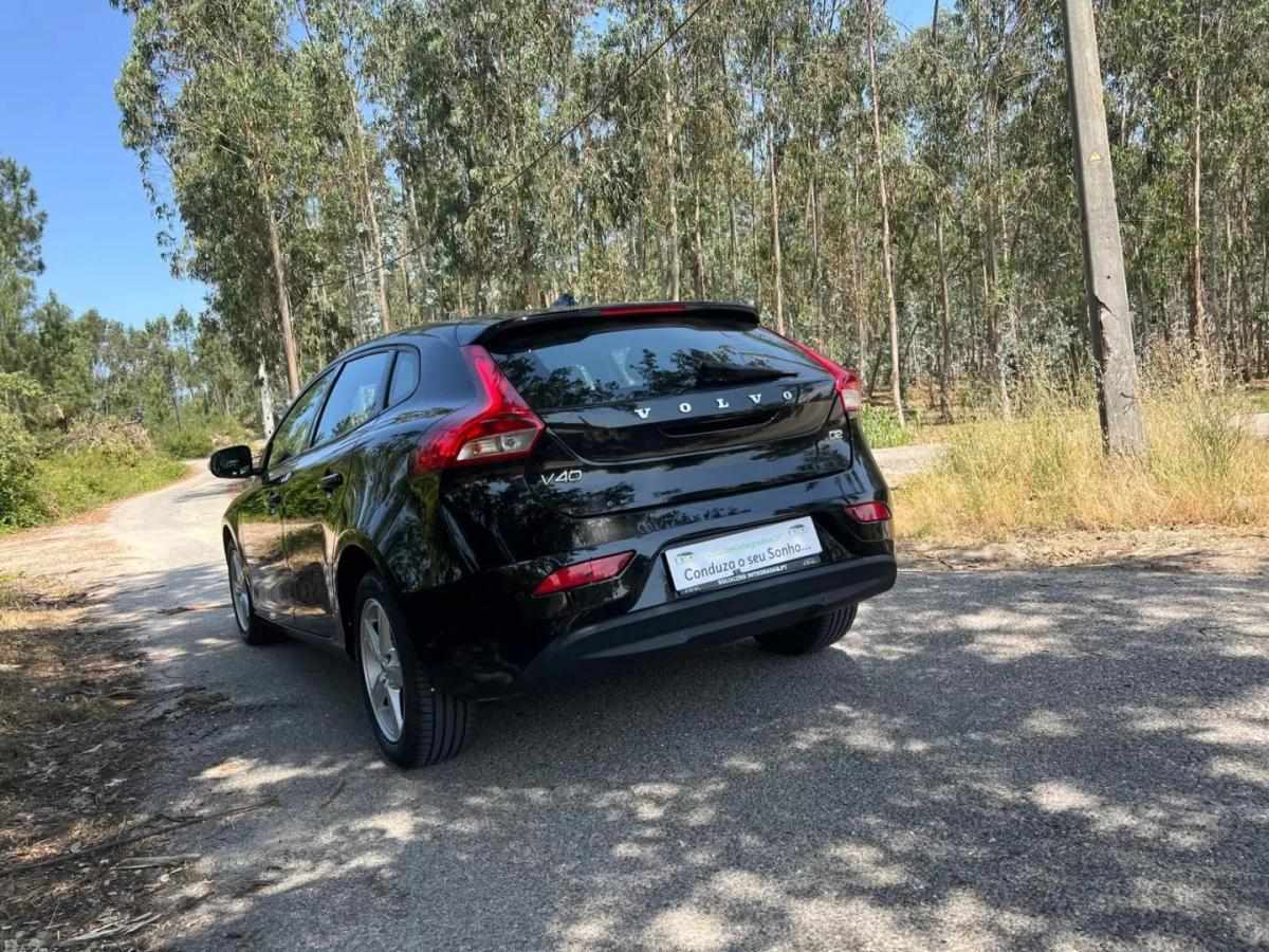 volvo-v40-2017-diesel-1969cc