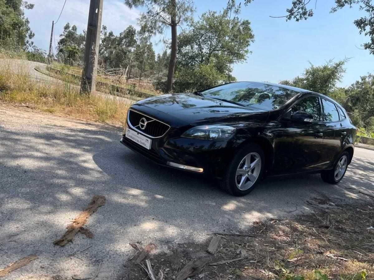 volvo-v40-2017-diesel-1969cc