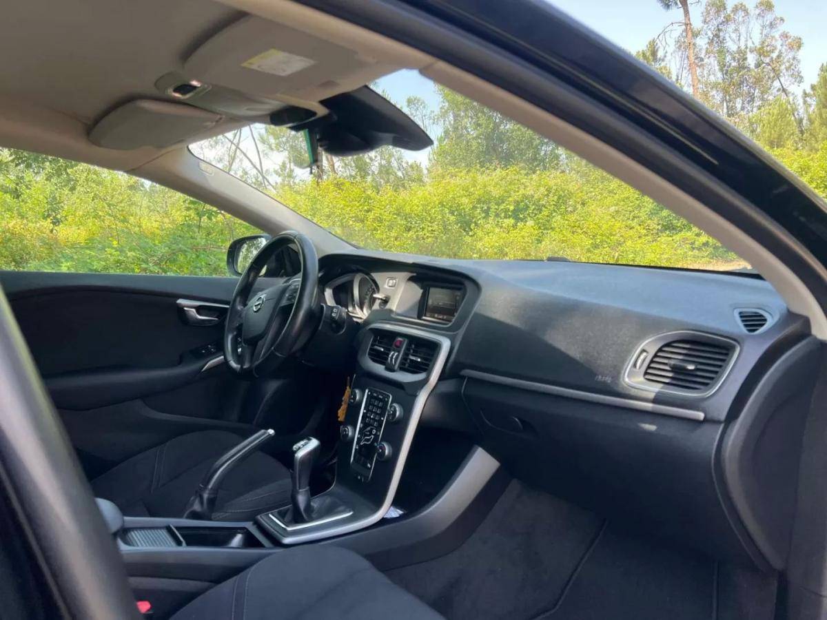 volvo-v40-2017-diesel-1969cc