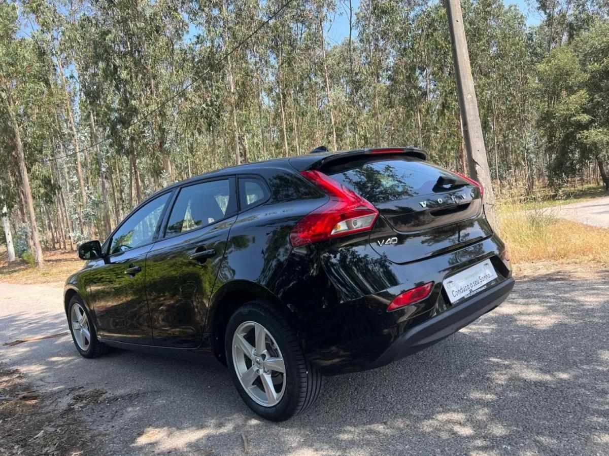 volvo-v40-2017-diesel-1969cc