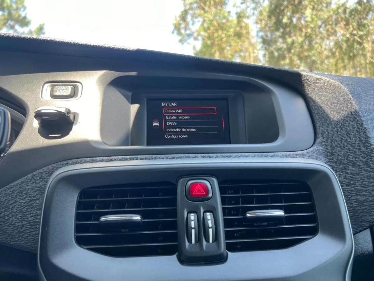 volvo-v40-2017-diesel-1969cc