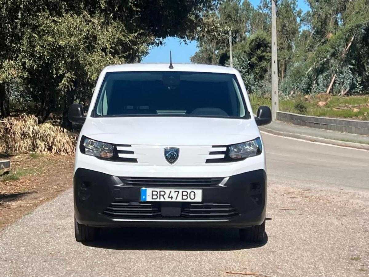 peugeot-partner-2025-diesel-1498cc