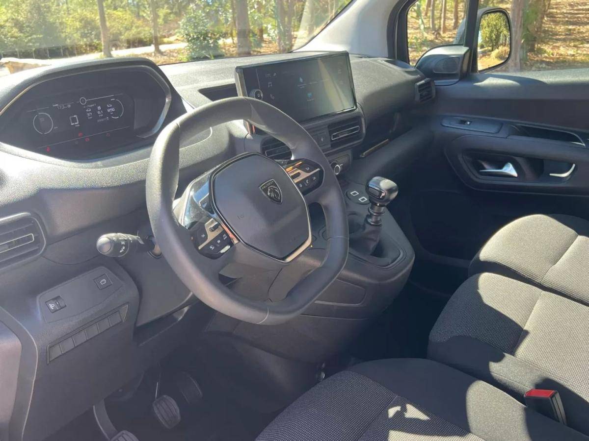 peugeot-partner-2025-diesel-1498cc