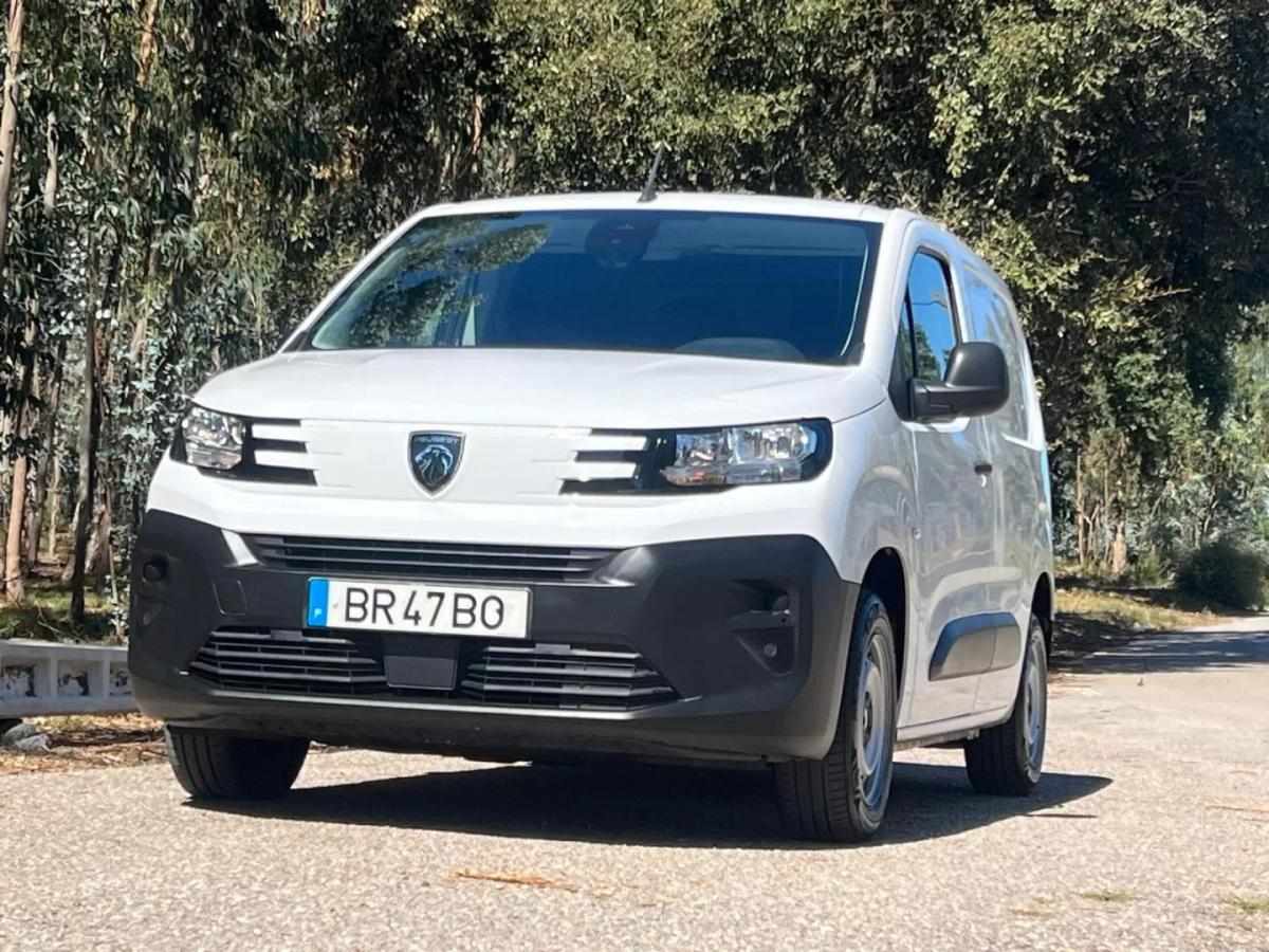 peugeot-partner-2025-diesel-1498cc