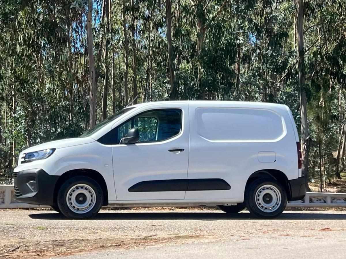 peugeot-partner-2025-diesel-1498cc