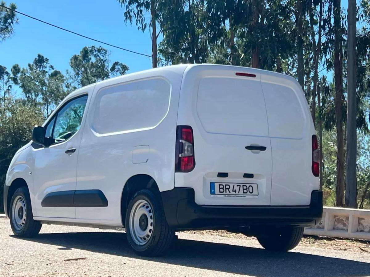 peugeot-partner-2025-diesel-1498cc