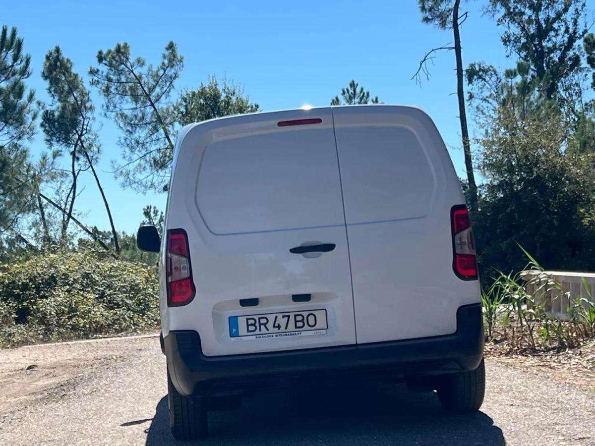 peugeot-partner-2025-diesel-1498cc