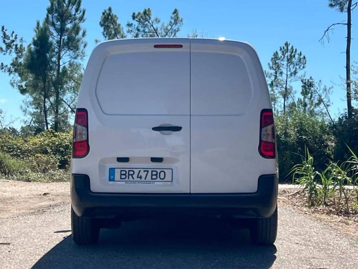 peugeot-partner-2025-diesel-1498cc