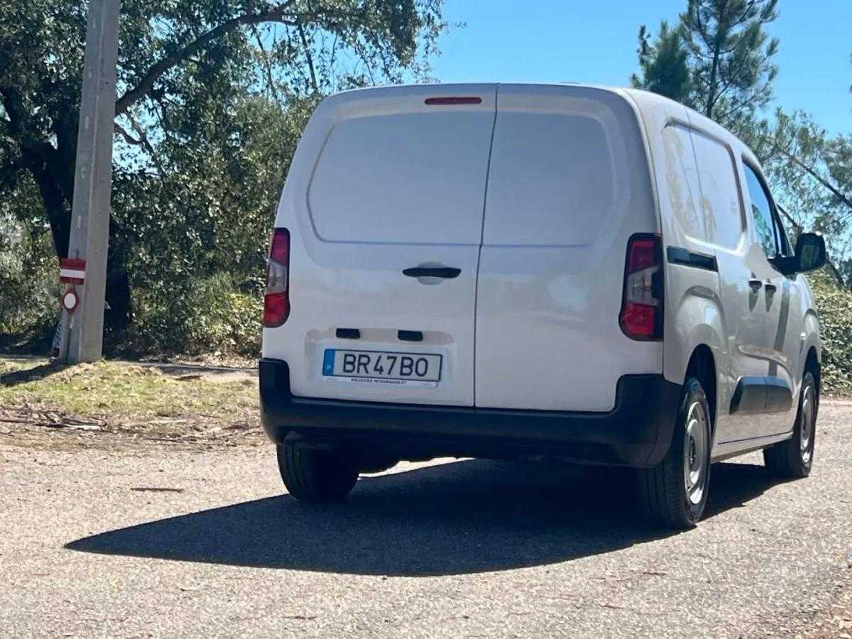 peugeot-partner-2025-diesel-1498cc