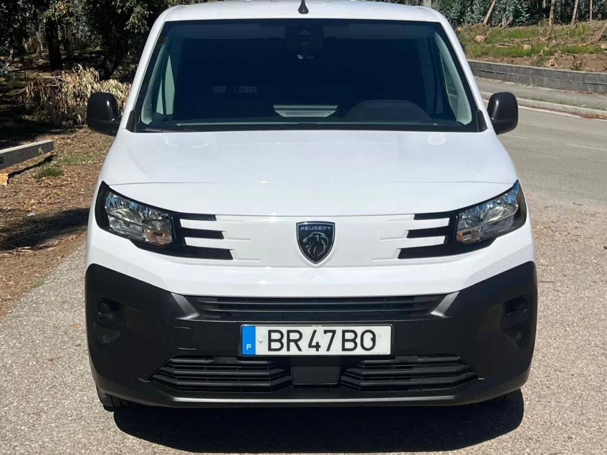 peugeot-partner-2025-diesel-1498cc
