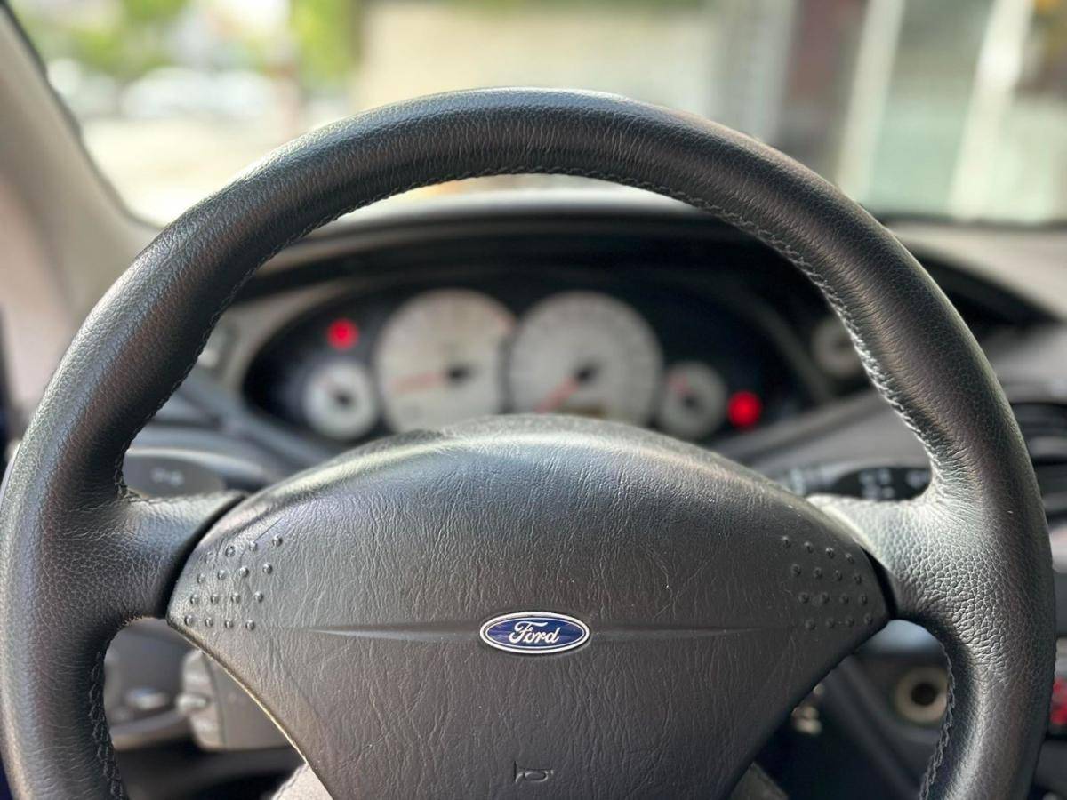 ford-focus-2004-gasolina-1988cc