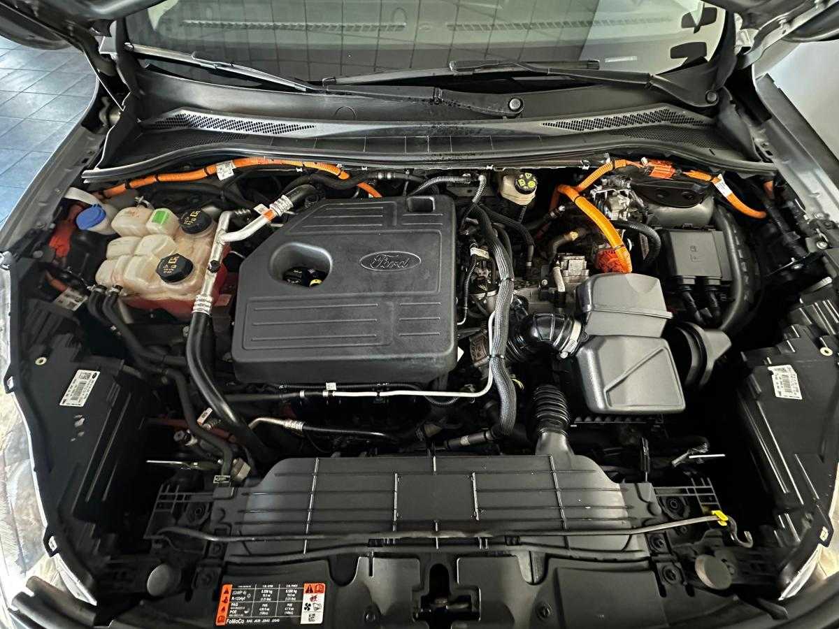 ford-kuga-2021-hibrido-a-gasolina-2488cc
