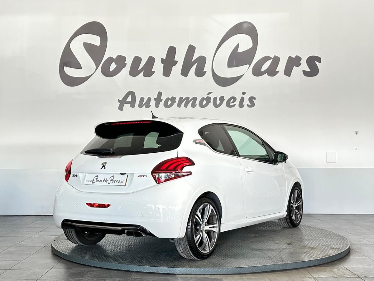 peugeot-208-2016-gasolina-1598cc