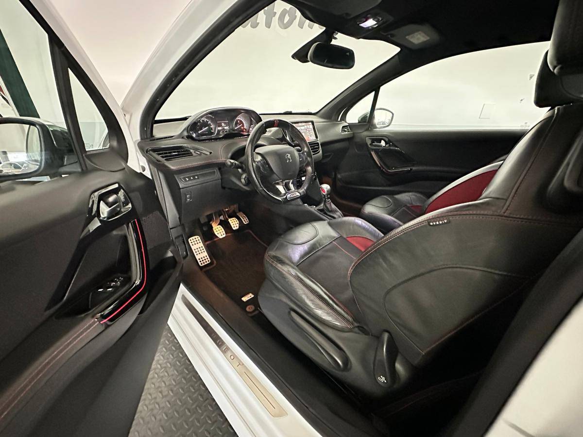 peugeot-208-2016-gasolina-1598cc