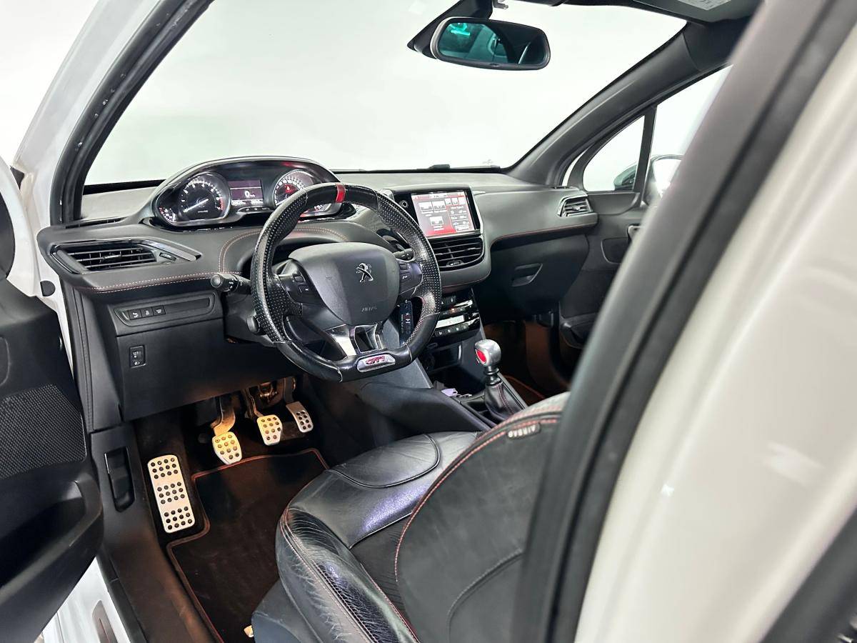 peugeot-208-2016-gasolina-1598cc