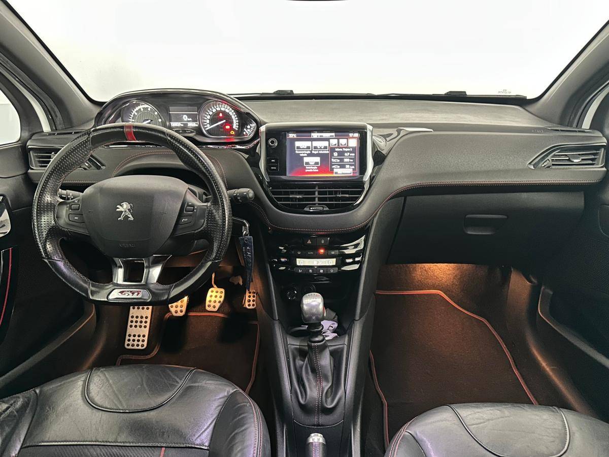 peugeot-208-2016-gasolina-1598cc