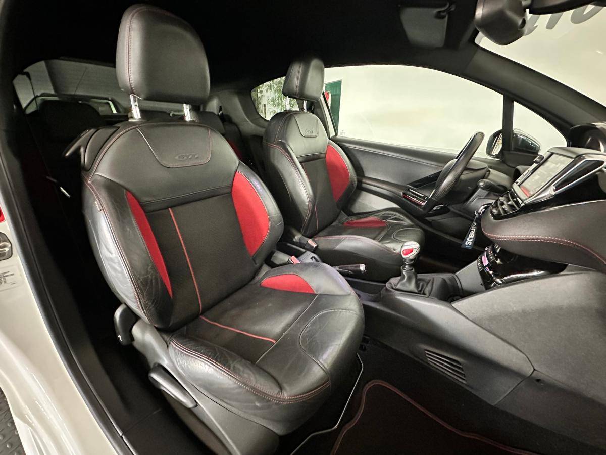 peugeot-208-2016-gasolina-1598cc