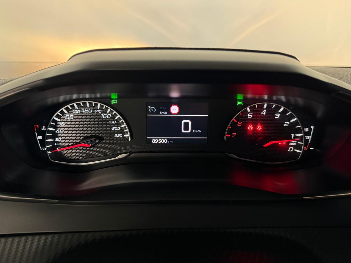 peugeot-208-2022-gasolina-1199cc