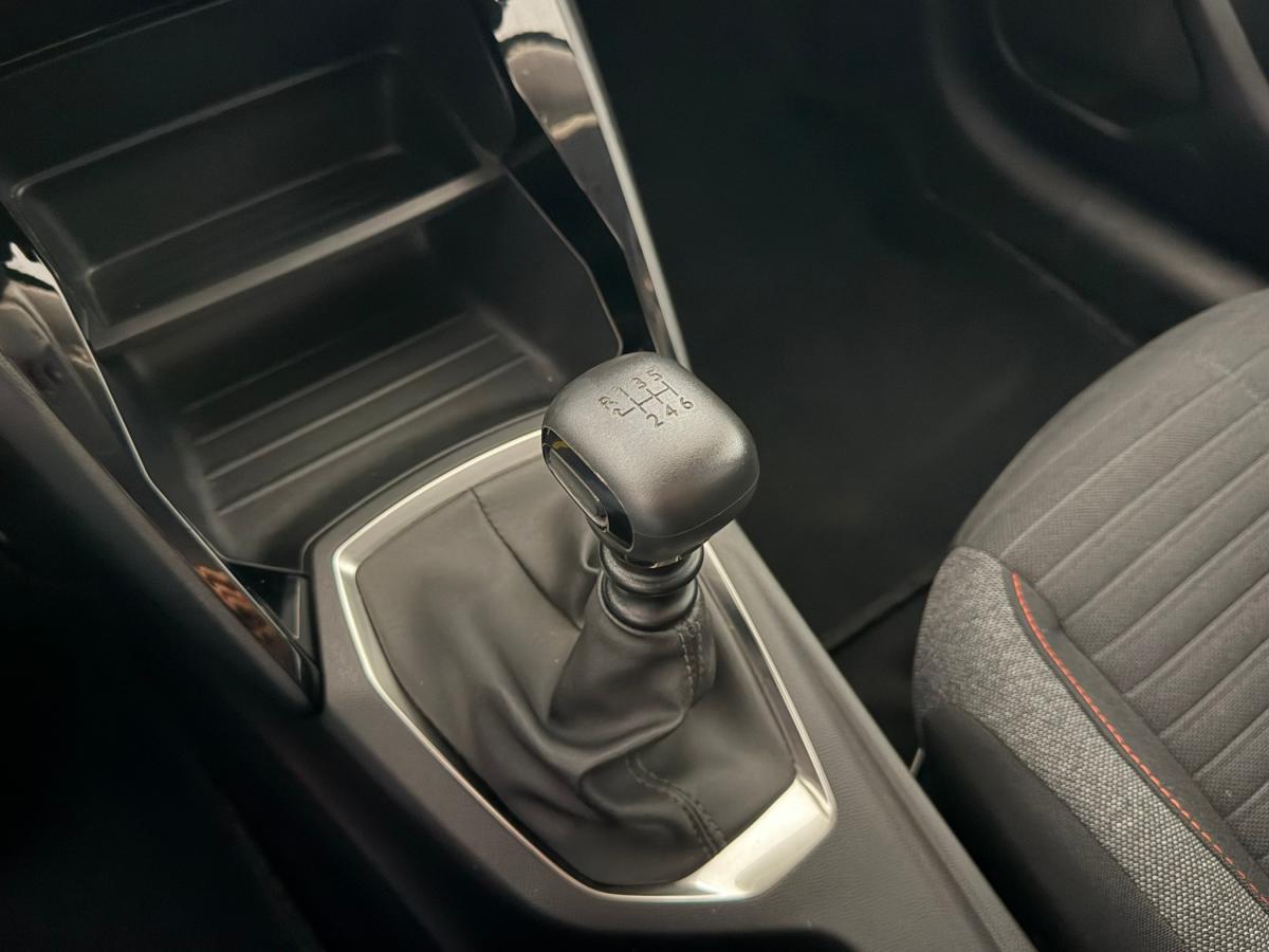 peugeot-208-2022-gasolina-1199cc