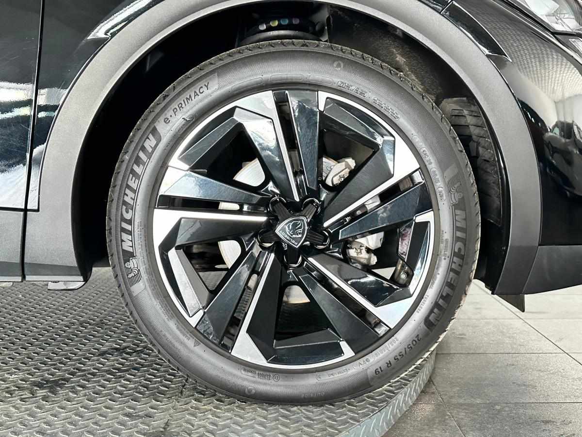 peugeot-408-2025-gasolina-1199cc