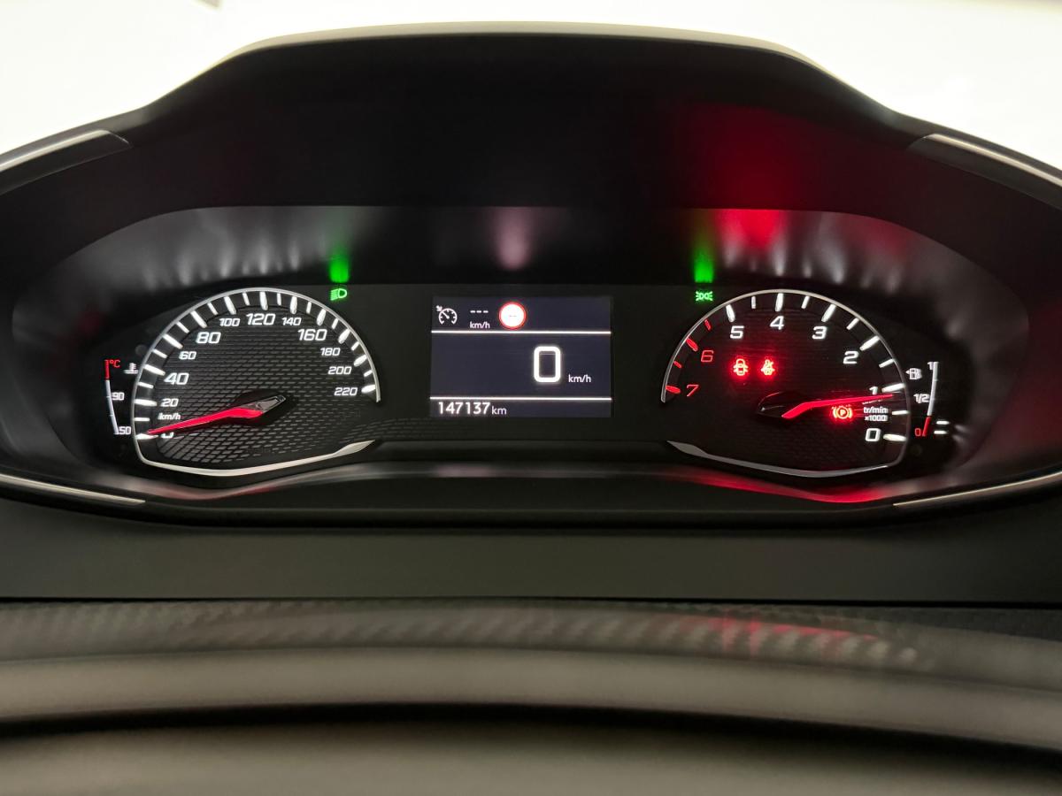 peugeot-2008-2022-diesel-1499cc